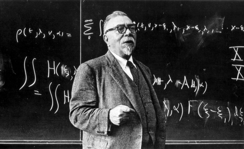 Norbert Wiener es considerado el padre de la cibernética